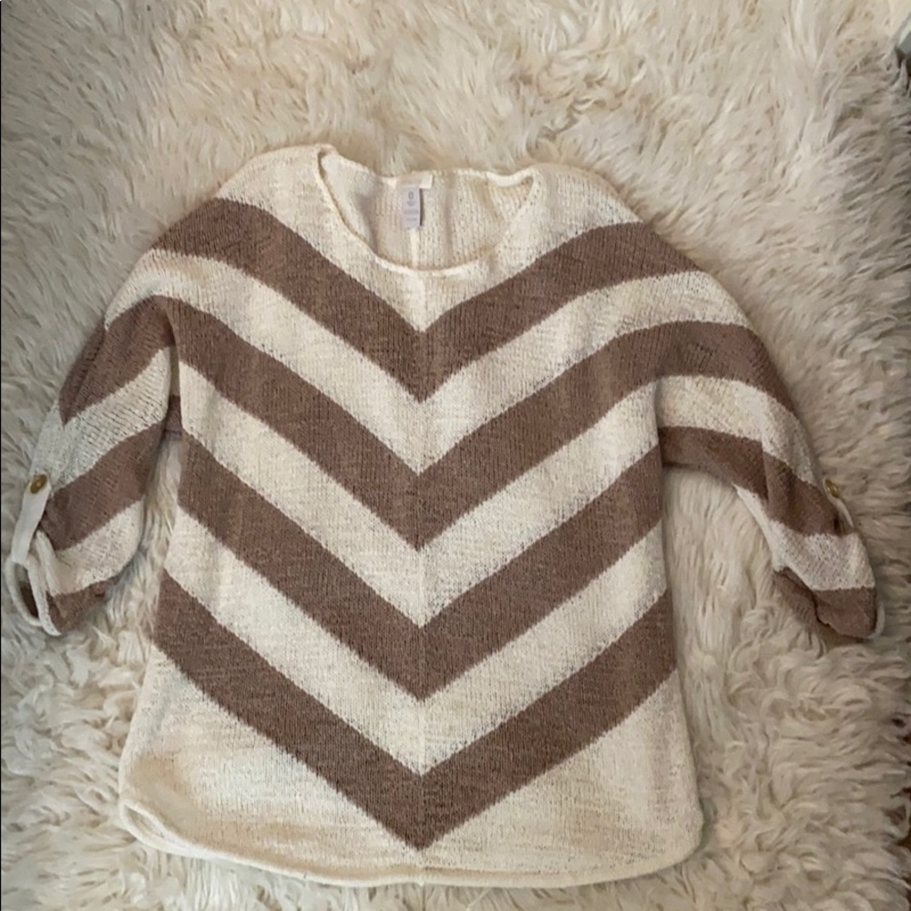 Sweater size 0 fits oversized